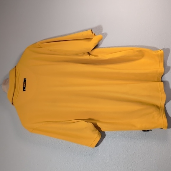 Iowa Hawkeye Men's Medium Dri- Fit Nike Team Yellow and Black‎ - Picture 4 of 4